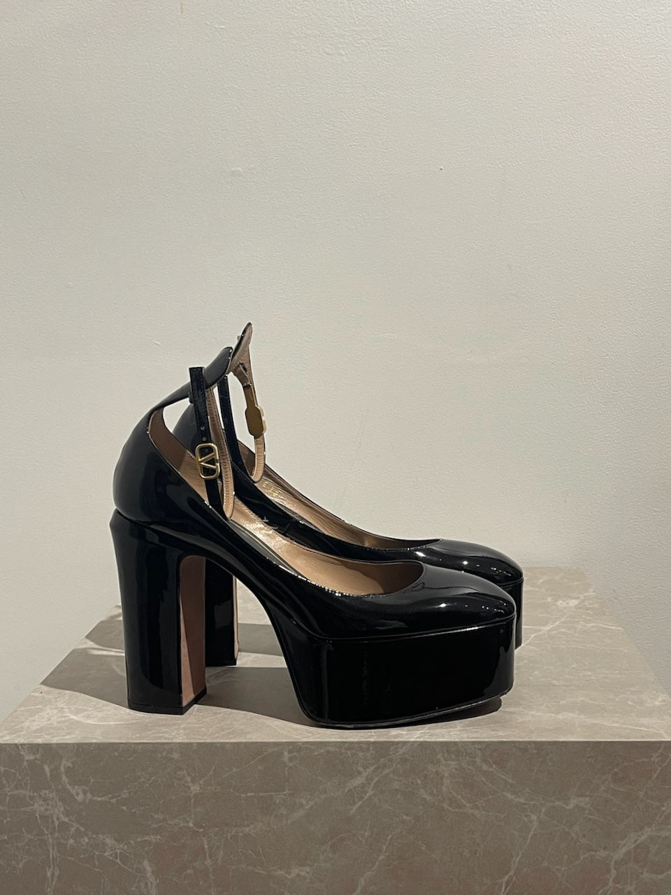 Escarpins Valentino noirs T.38