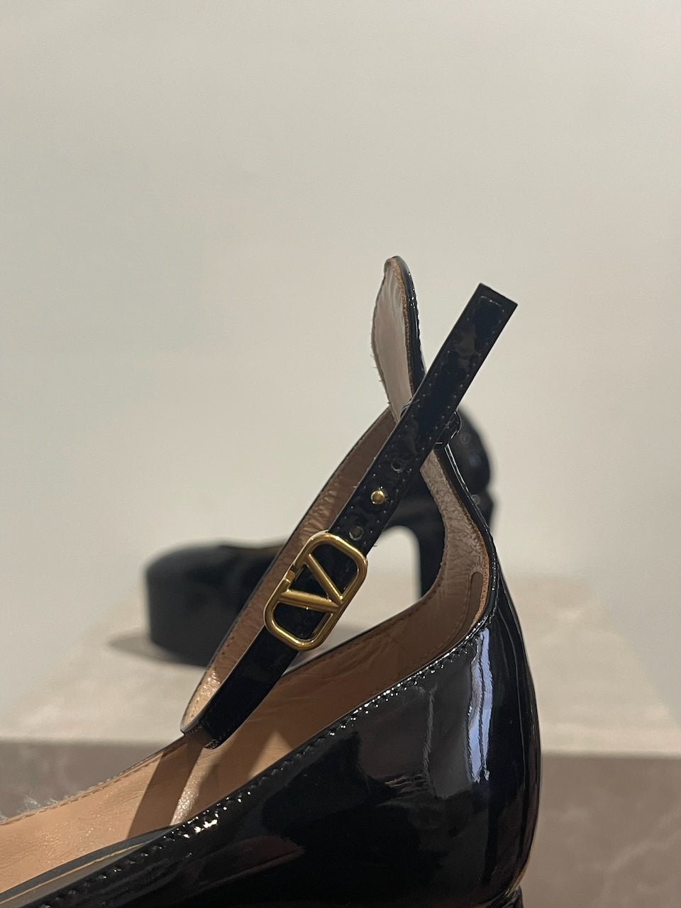 Escarpins Valentino noirs T.38