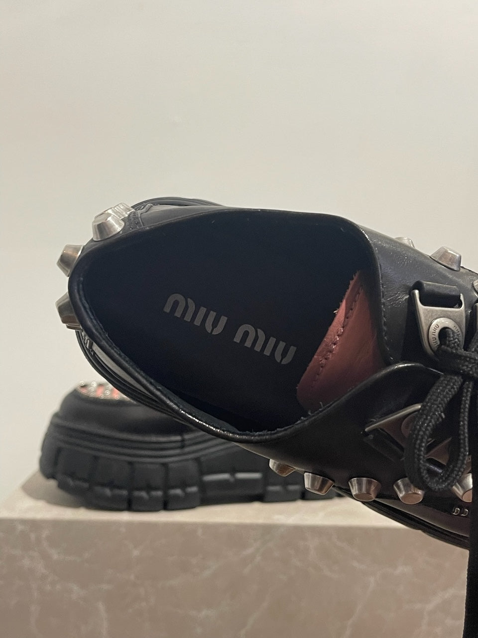 Derbies Miu Miu noires T.37,5