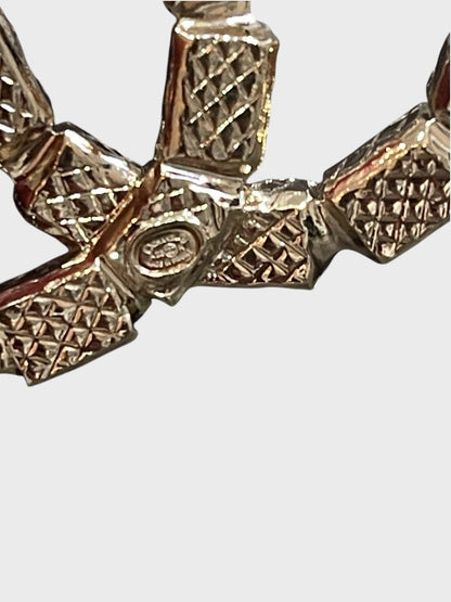 Broche Chanel CC