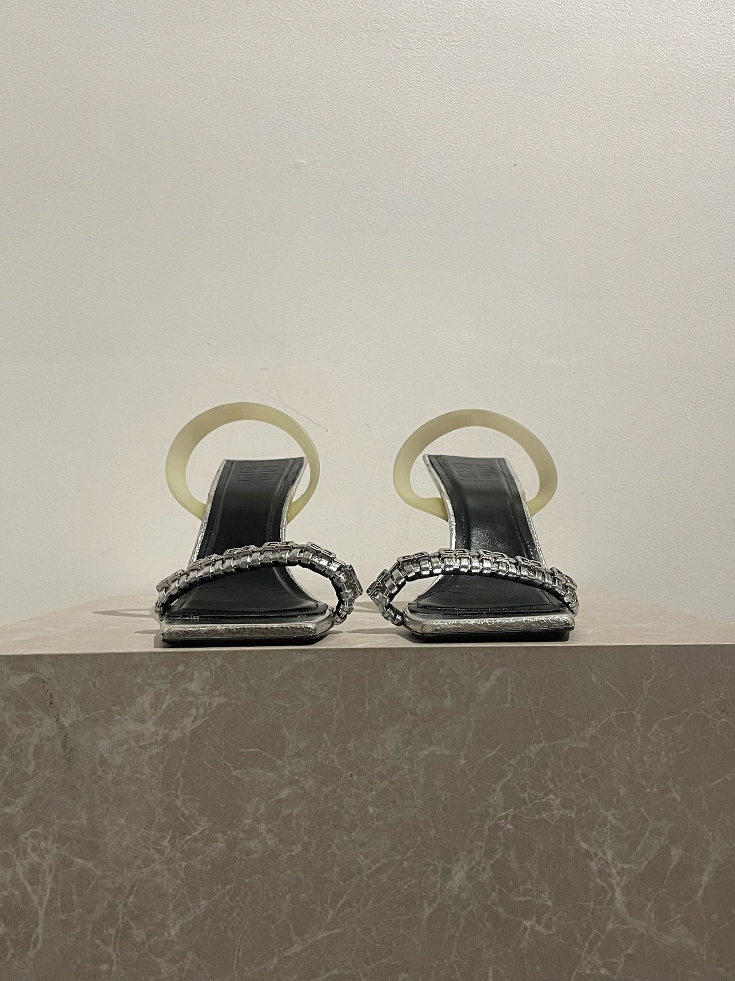 Sandales Givenchy argents T.38