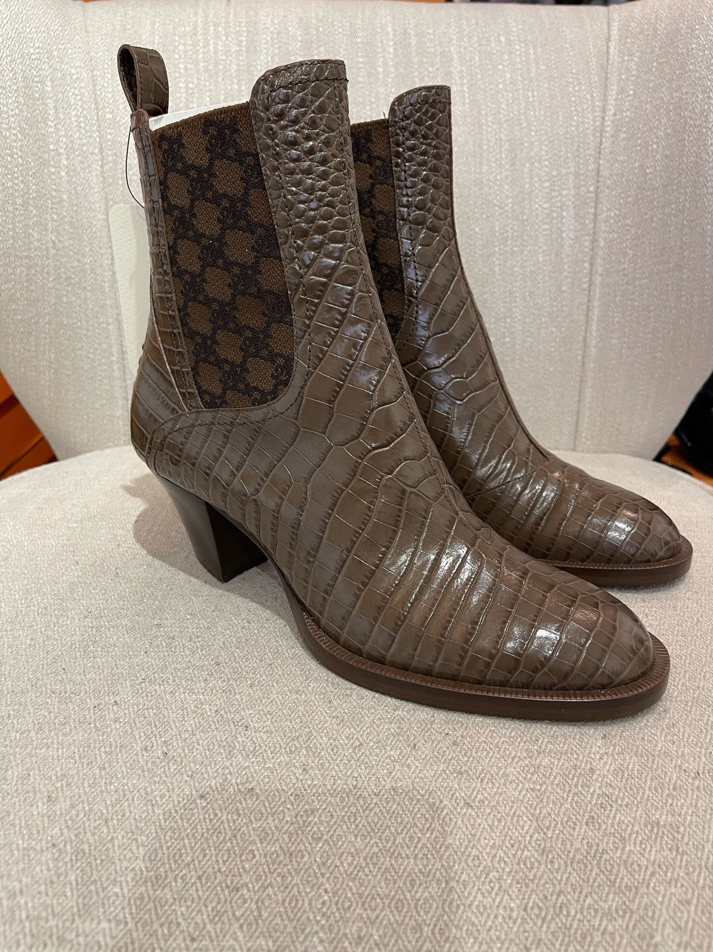 Boots Fendi marron T.40 NEUVES