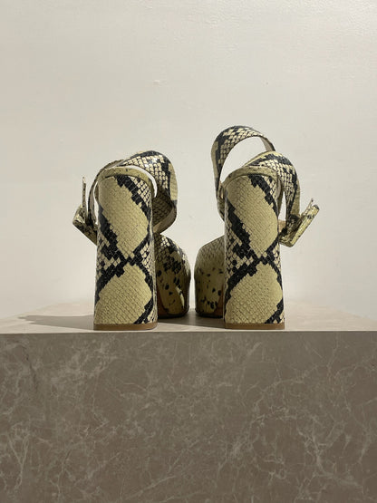 Sandales Bottega Veneta python T.38