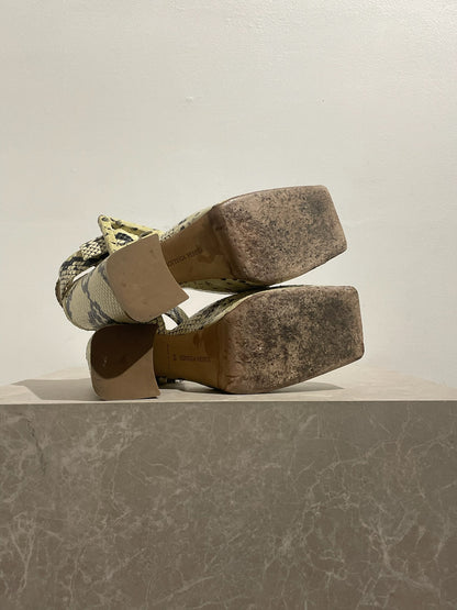 Sandales Bottega Veneta python T.38