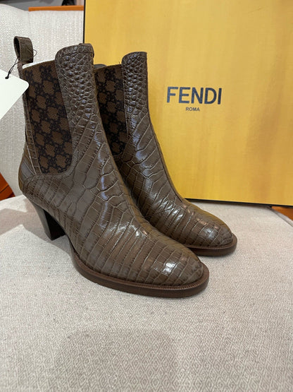 Boots Fendi marron T.40 NEUVES