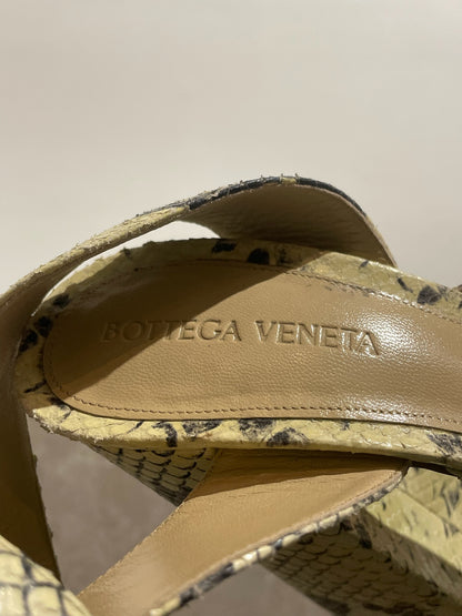 Sandales Bottega Veneta python T.38