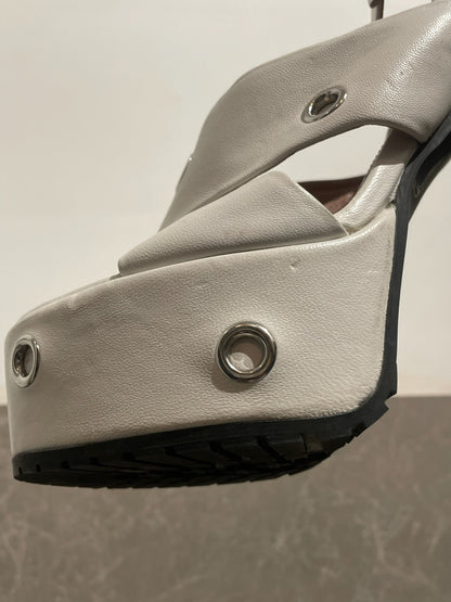 Sandales Alaia blanches T.38