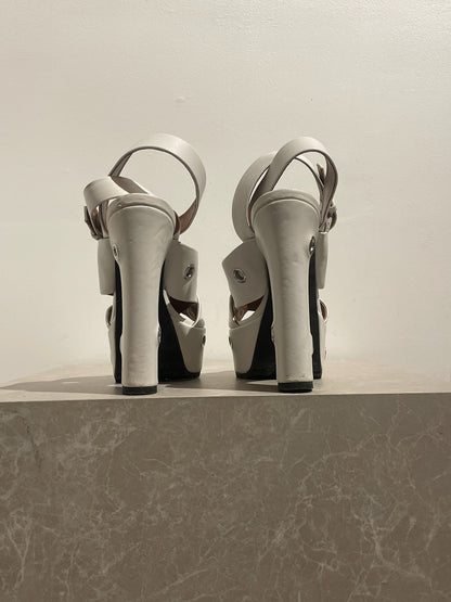 Sandales Alaia blanches T.38