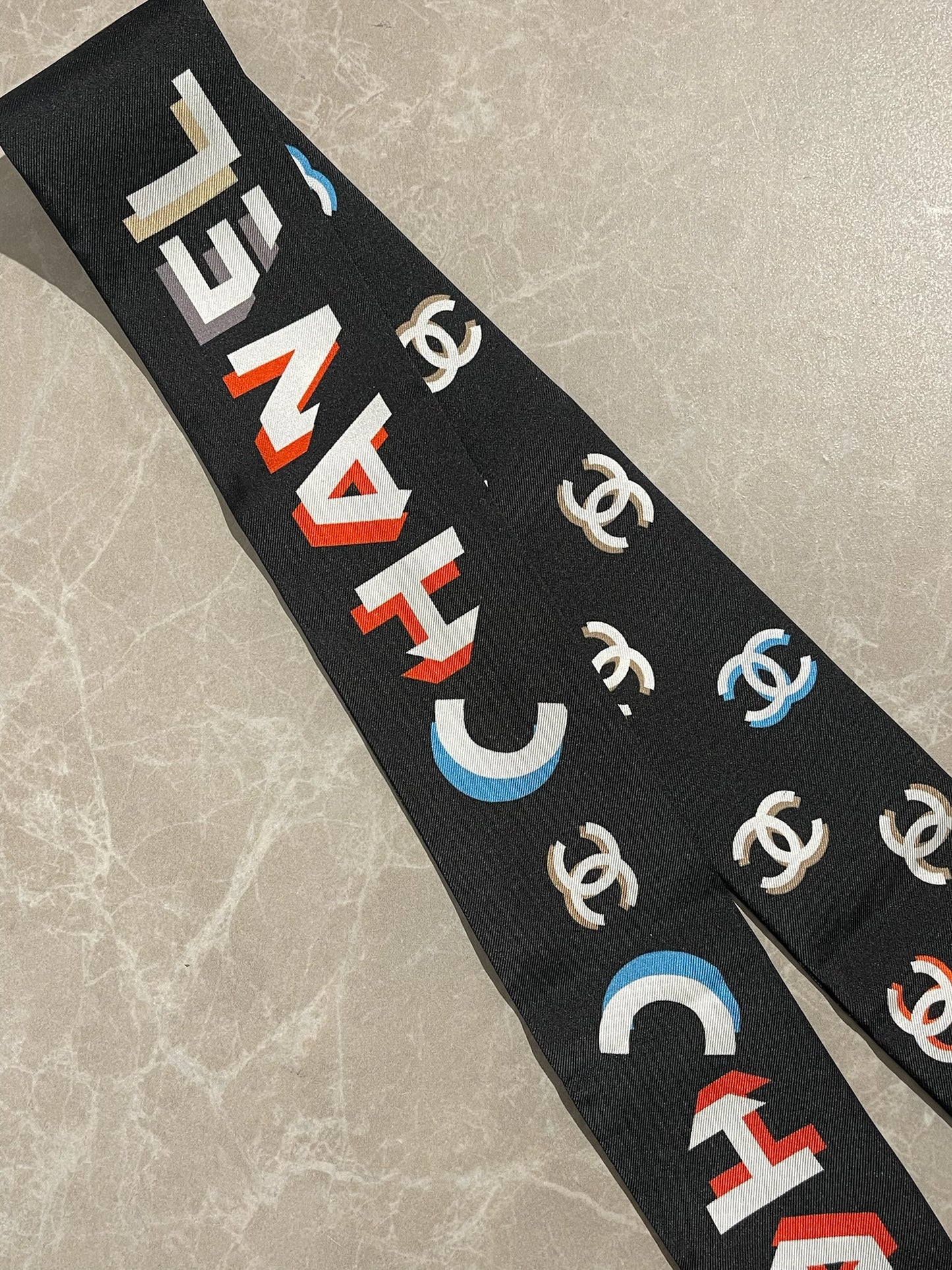 Foulard slim bandeau Chanel noir