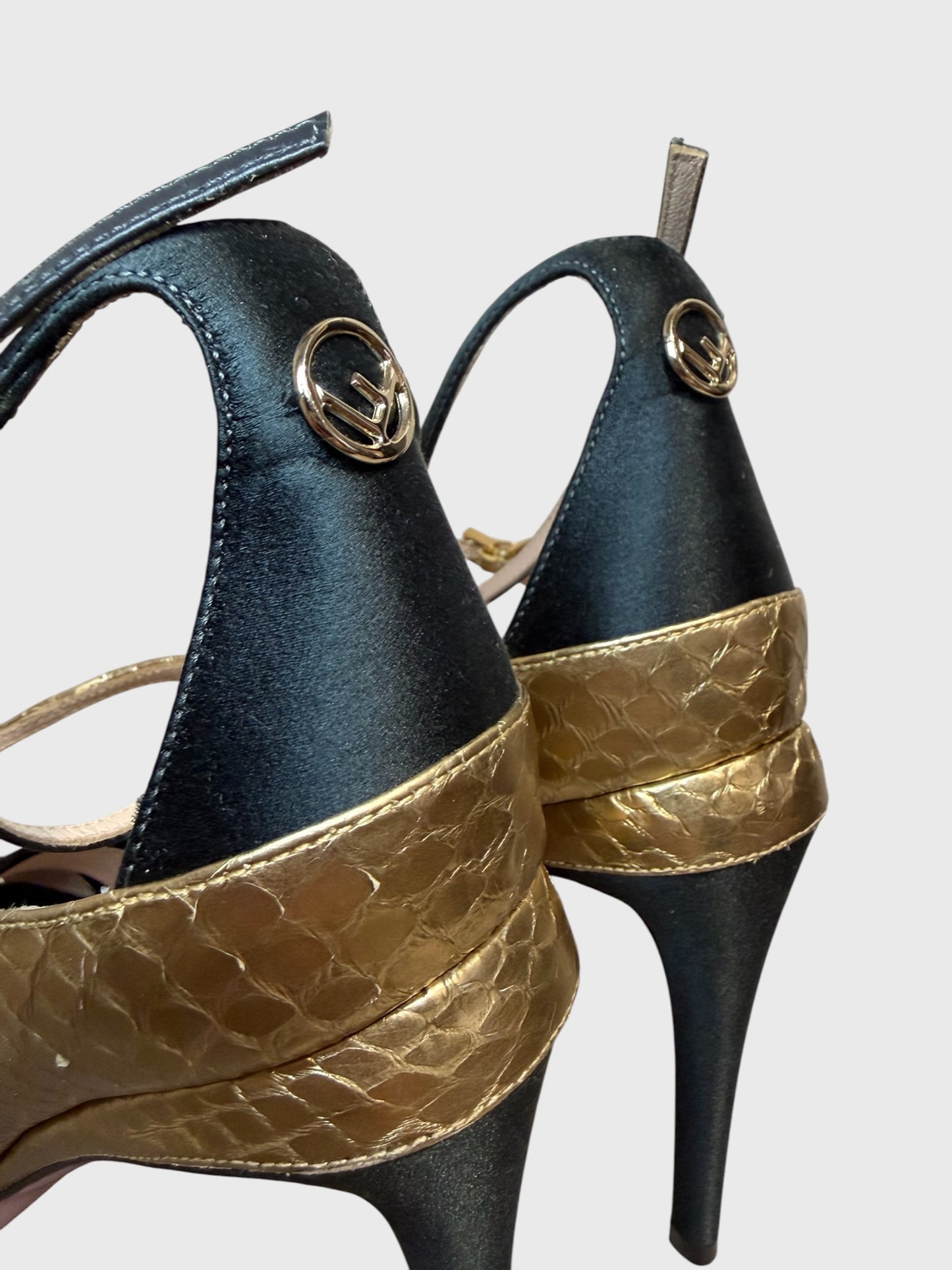 Sandales Fendi noires T.38