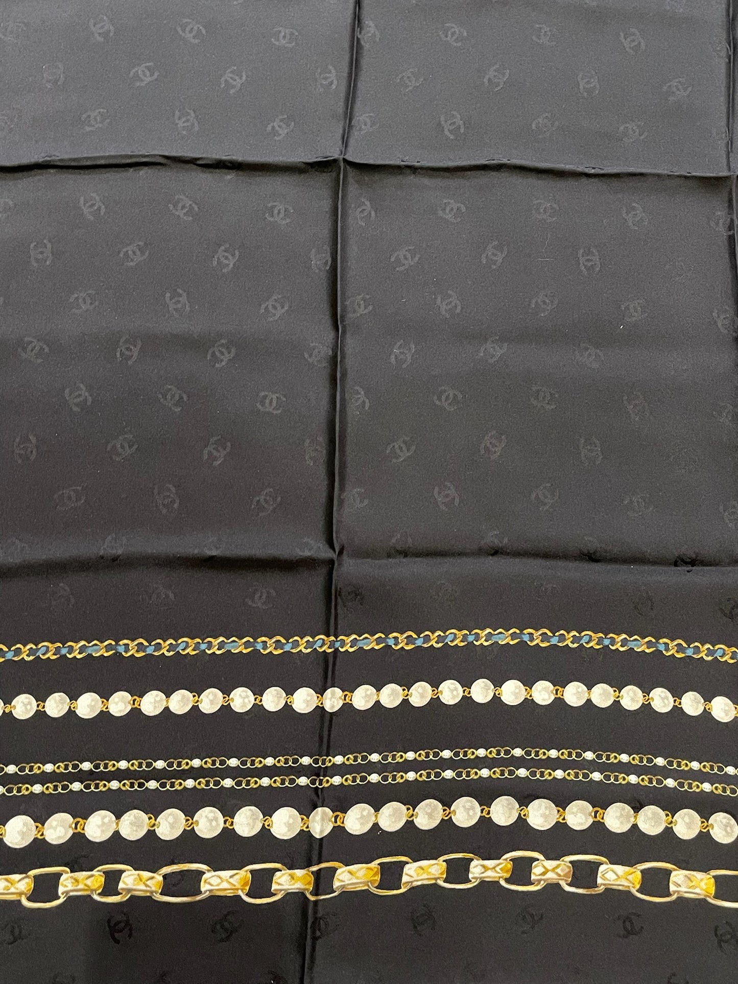 Foulard Chanel noir et bleu
