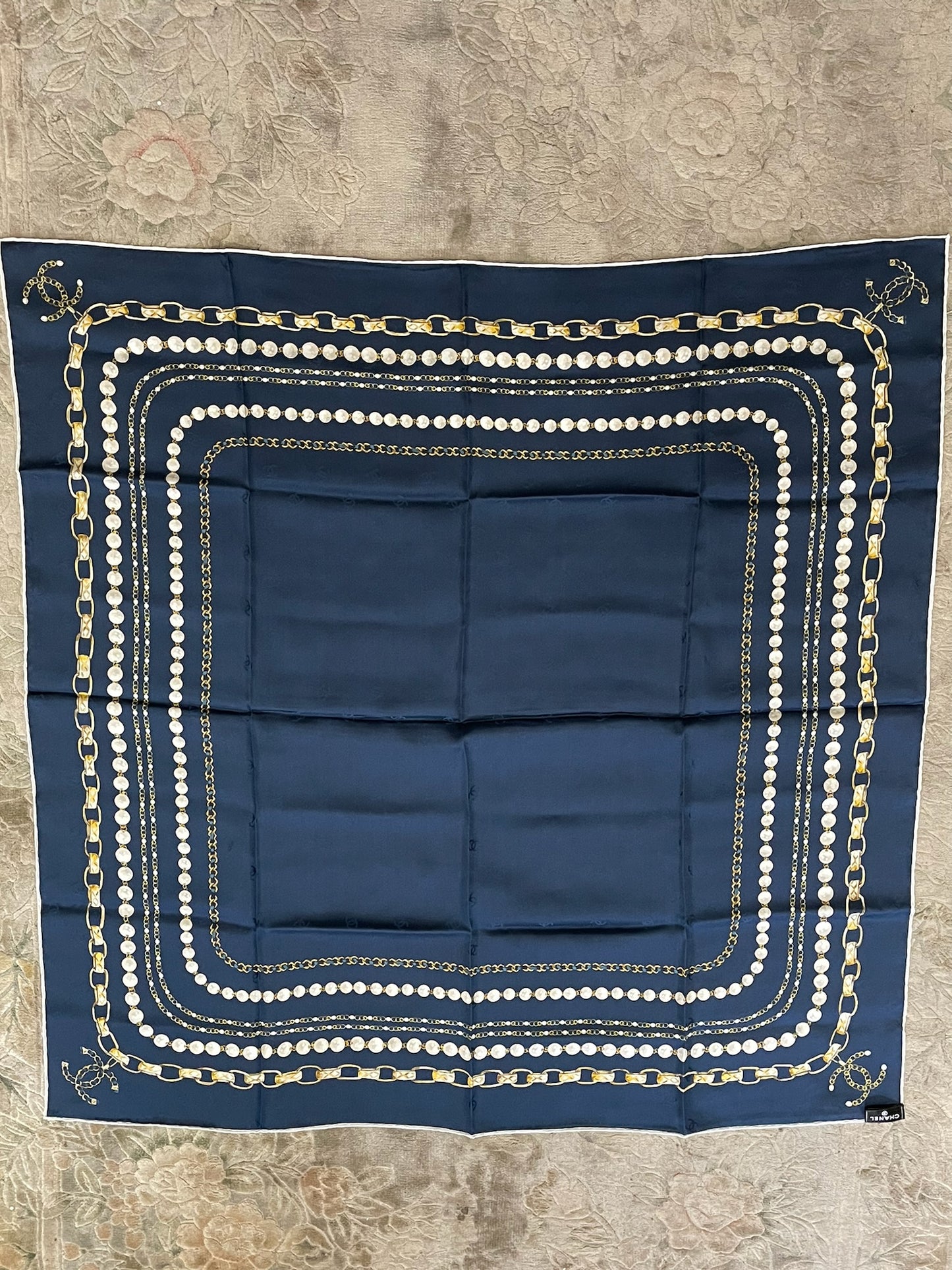 Foulard Chanel noir et bleu