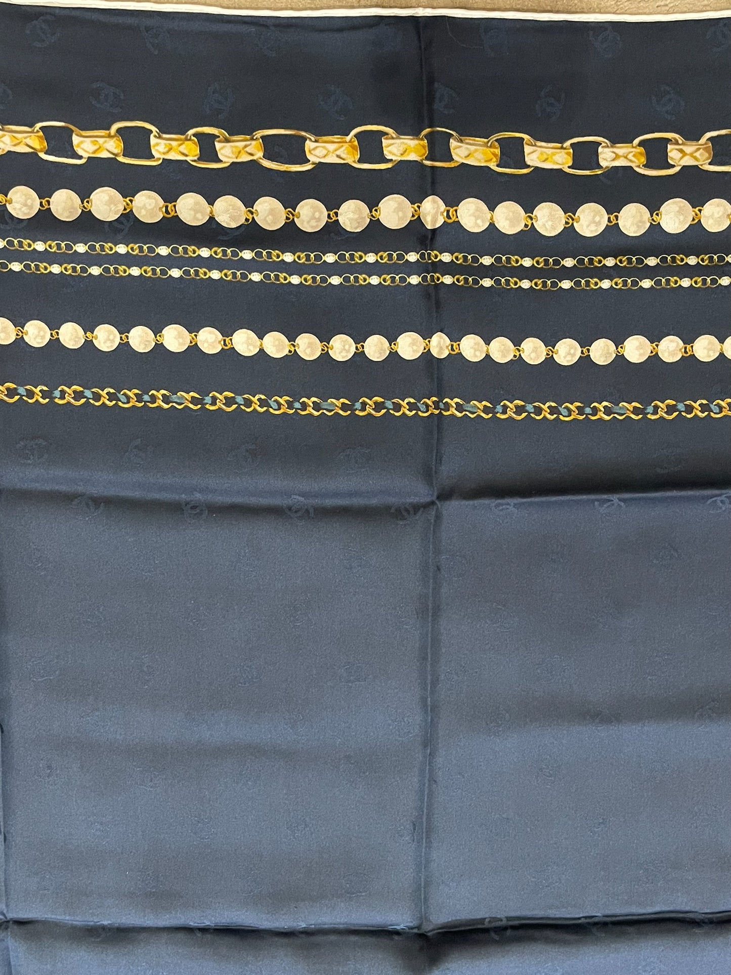 Foulard Chanel noir et bleu