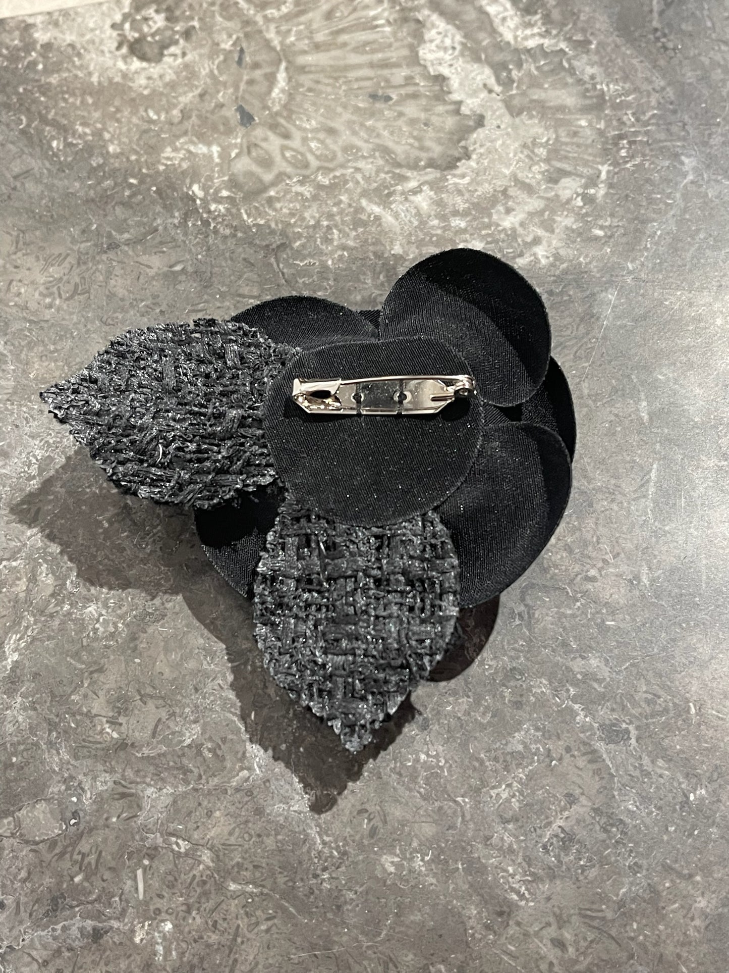 Broche Chanel Camélia
