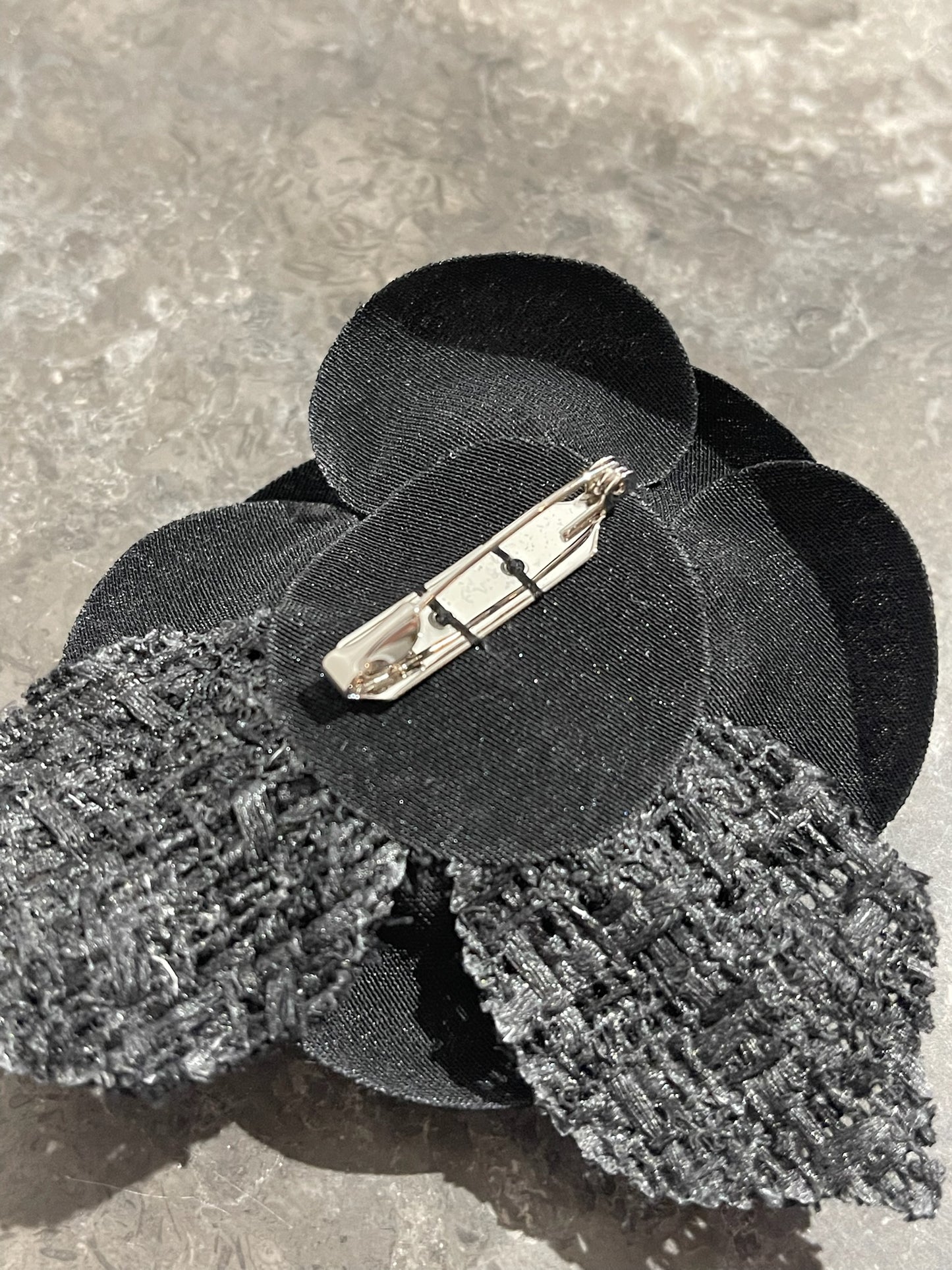 Broche Chanel Camélia