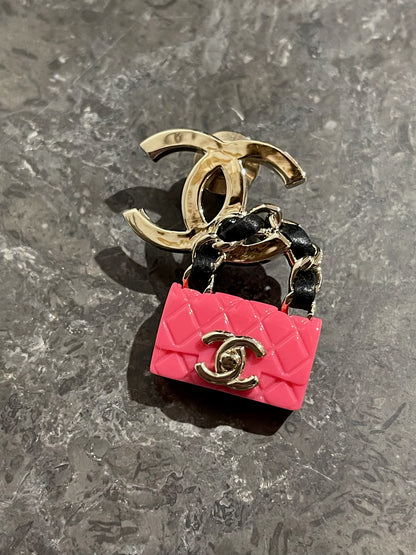Pins Chanel rose