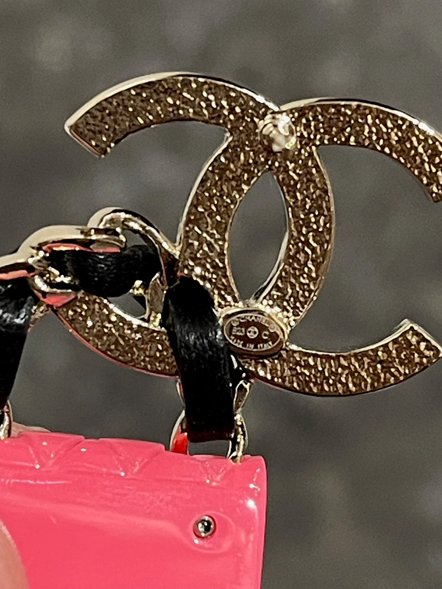Pins Chanel rose