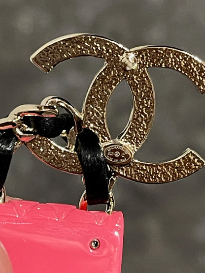 Pins Chanel rose