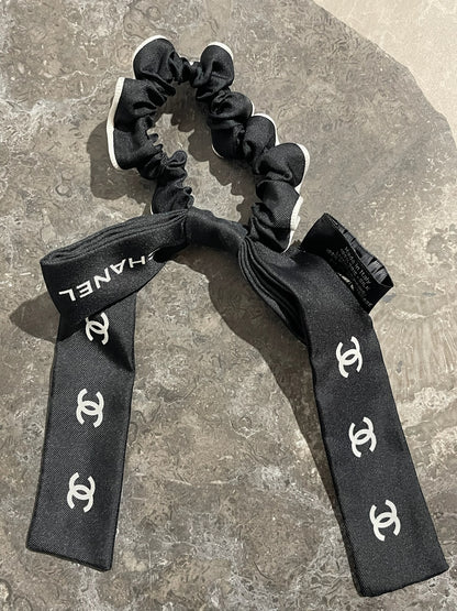 Elastique Chanel noir et blanc