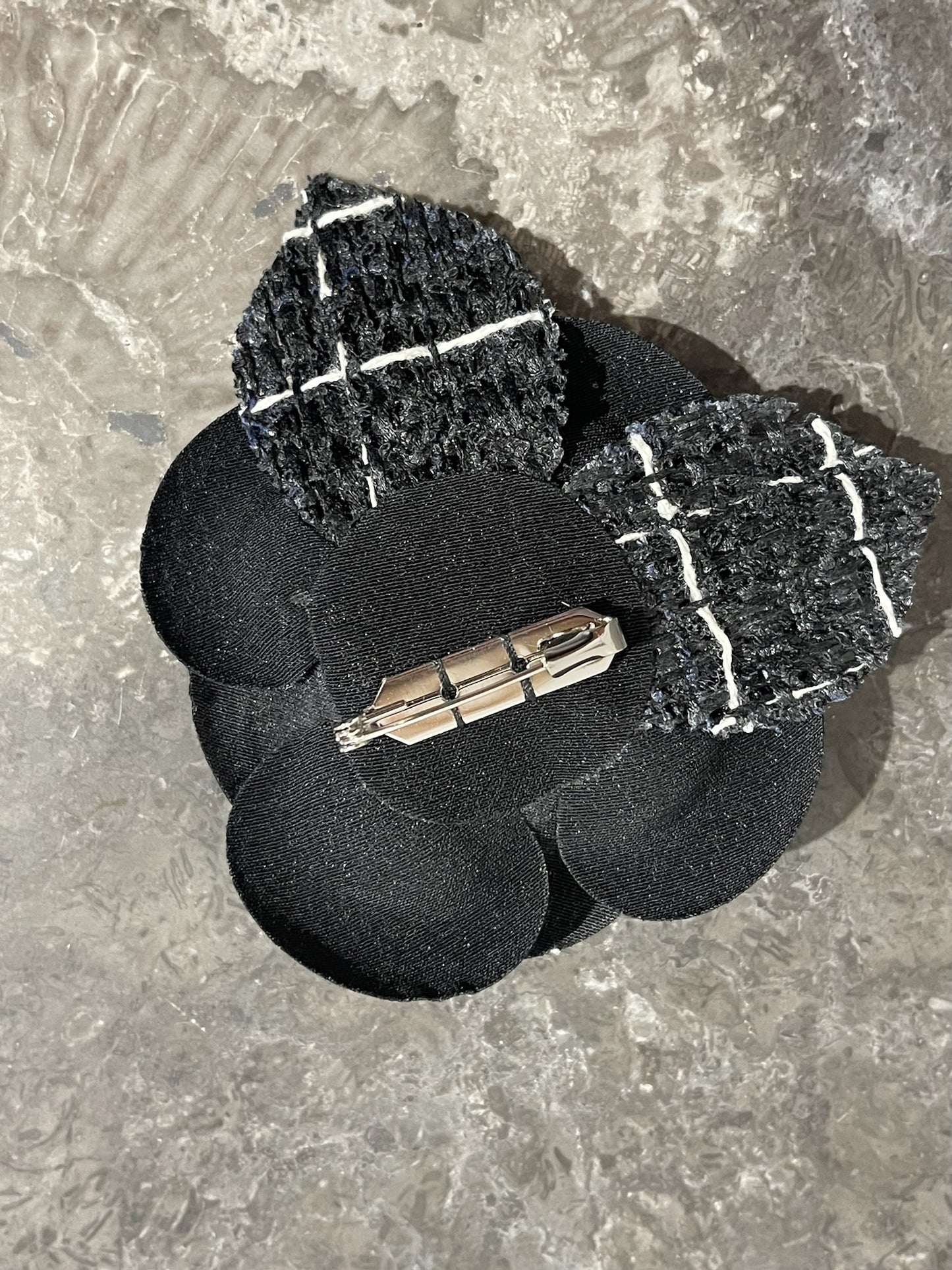 Broche Chanel Camélia