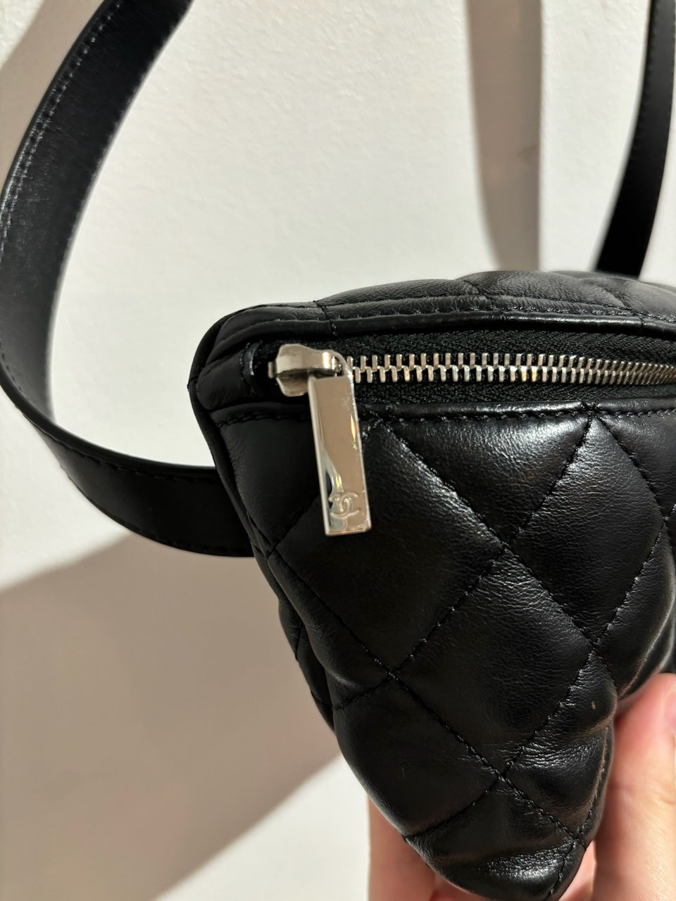 Sac ceinture Chanel noir