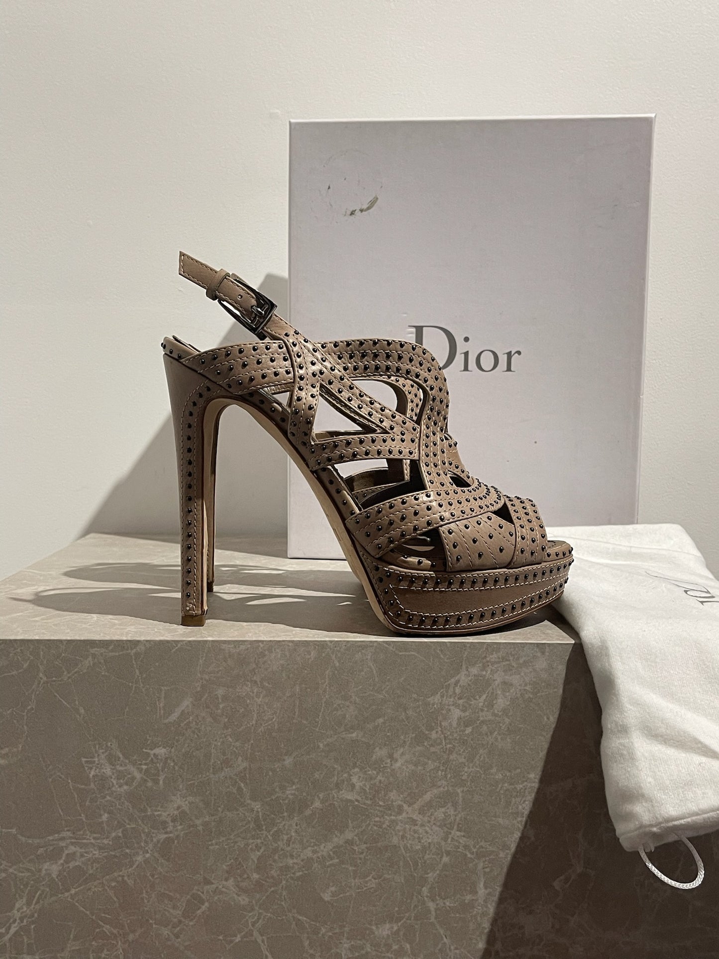 Sandales Dior beige T.38,5