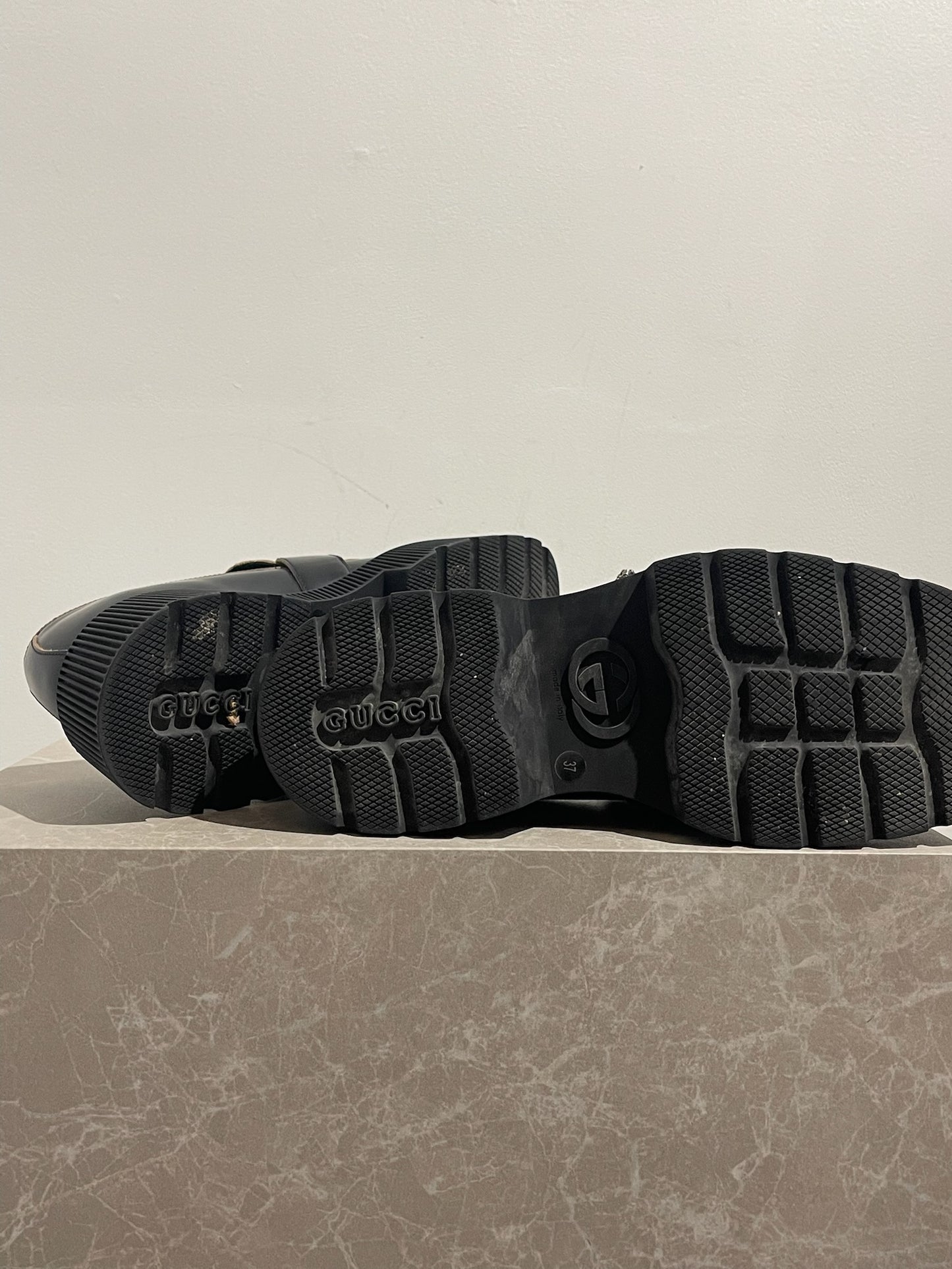 Mocassins Gucci noirs T.37