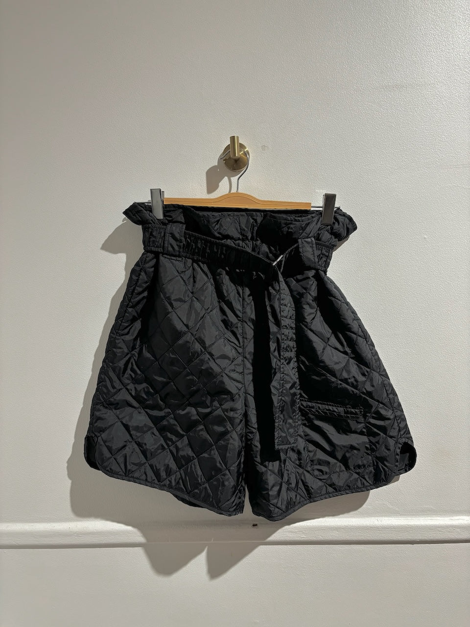 Short Ganni noir T.40