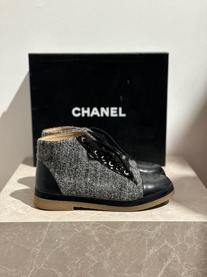 Bottines Chanel grises T.36,5