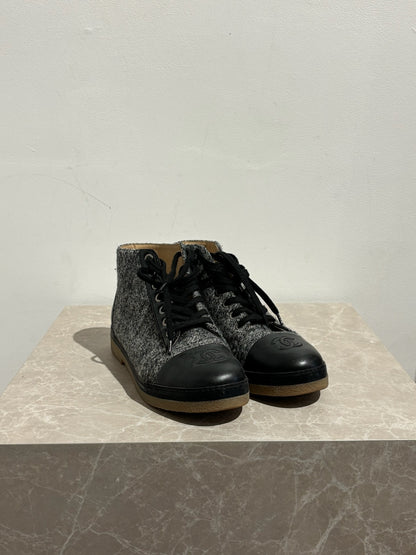 Bottines Chanel grises T.36,5