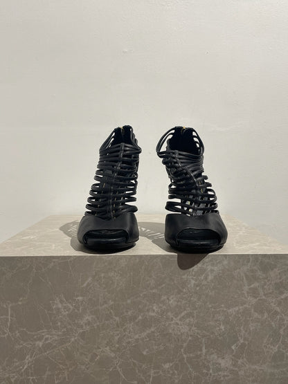 Sandales Gucci noires T.39.5