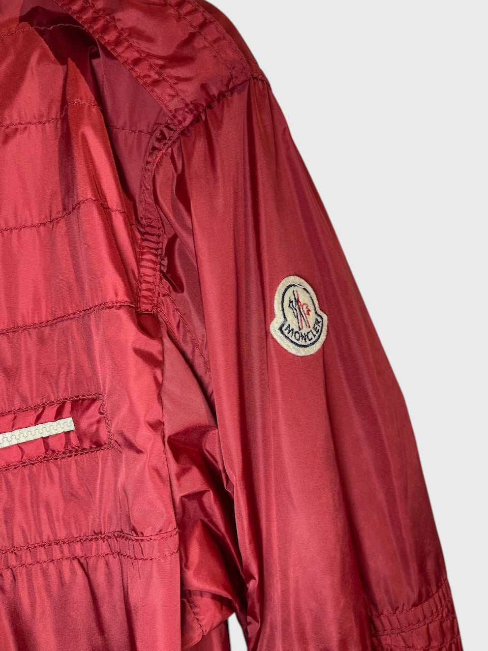 Veste Moncler rouge T.5