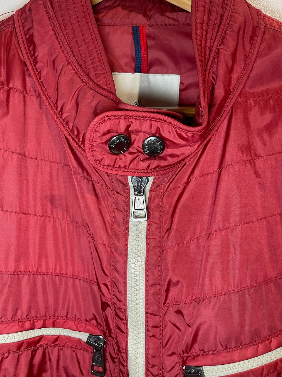 Veste Moncler rouge T.5
