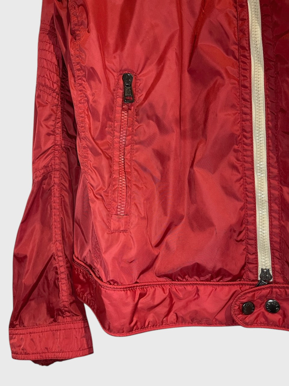 Veste Moncler rouge T.5