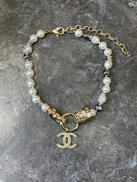 Collier Chanel doré à perles