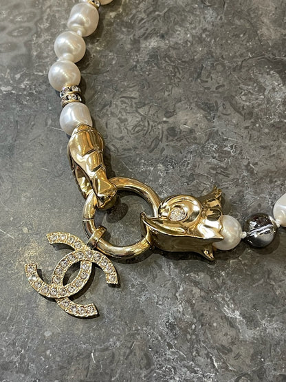 Collier Chanel doré à perles