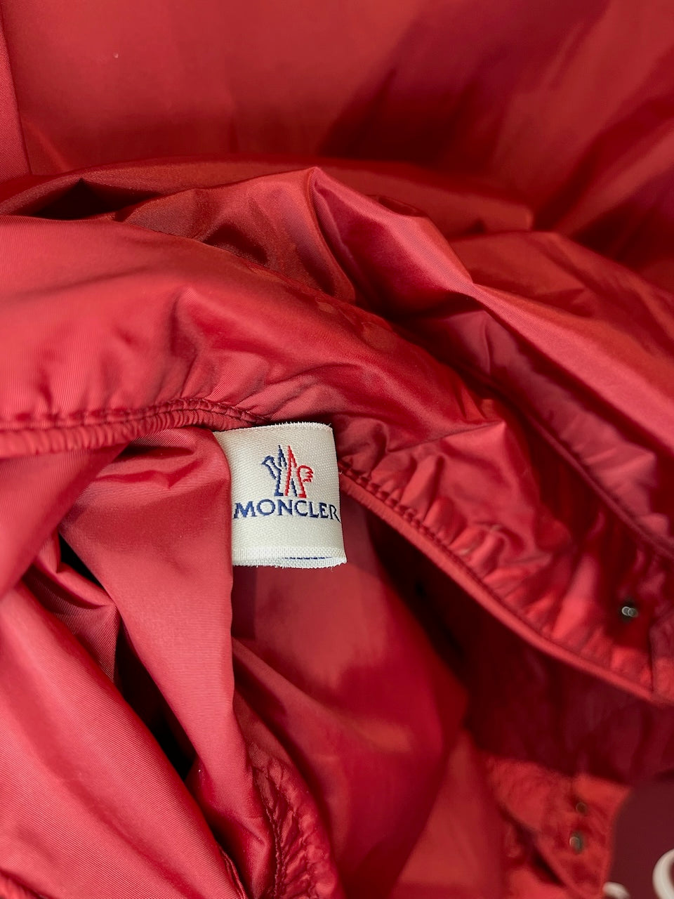 Veste Moncler rouge T.5