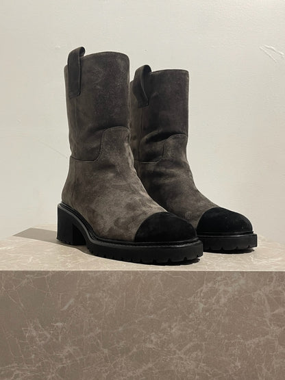 Bottines Chanel grises T.37.5