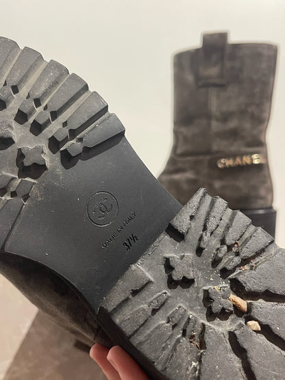 Bottines Chanel grises T.37.5