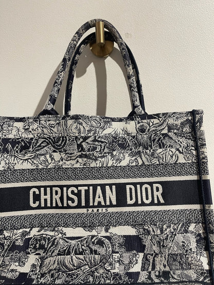 Sac Dior Book Tote bleu marine