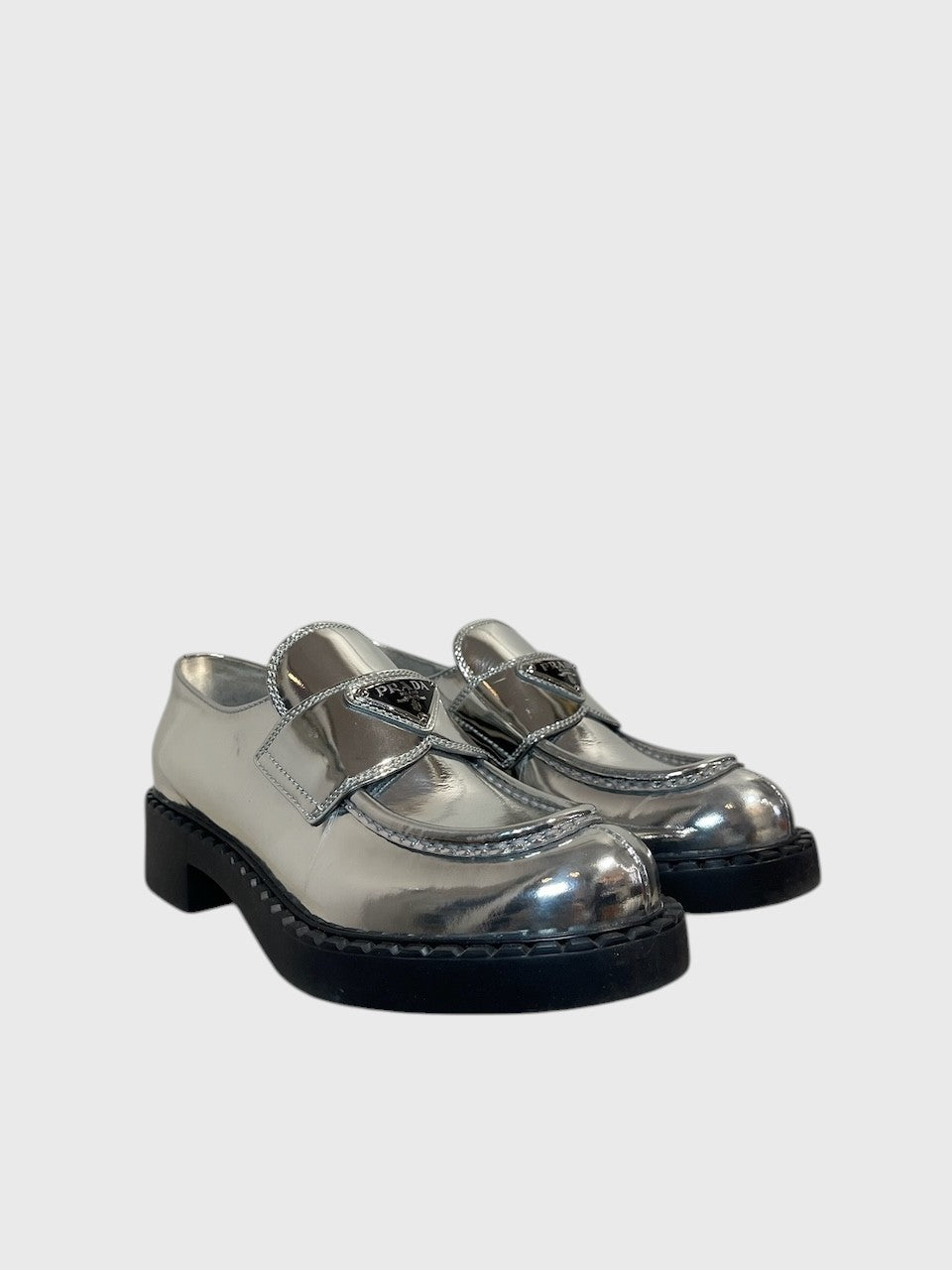 Derbies Prada argents T.35,5