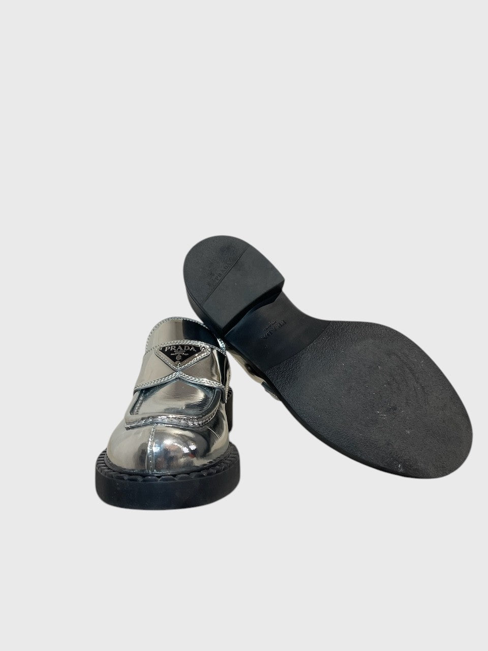 Derbies Prada argents T.35,5