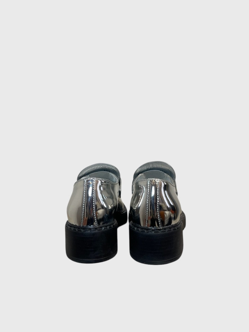Derbies Prada argents T.35,5