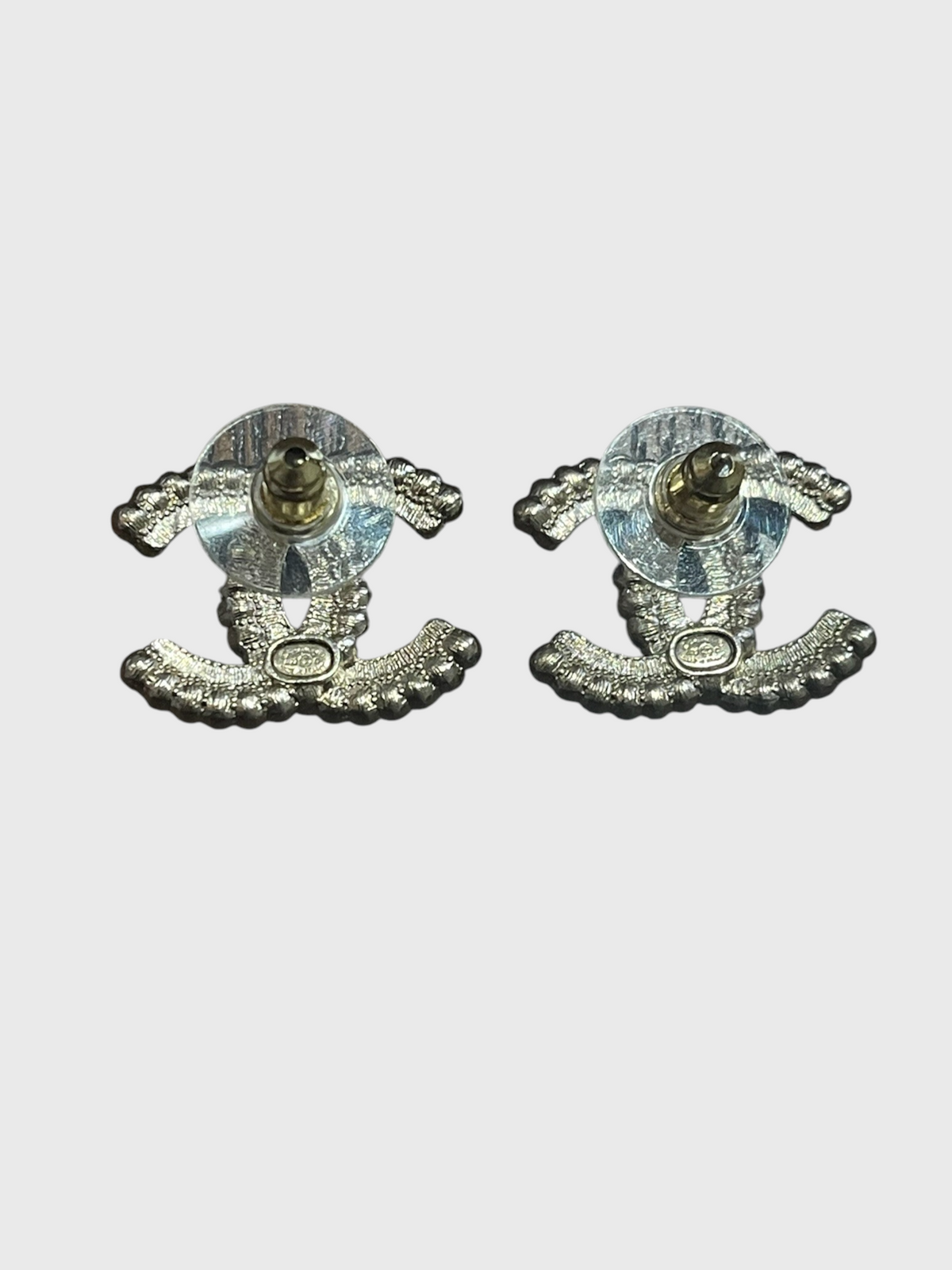 Boucles d'oreilles Chanel CC noires