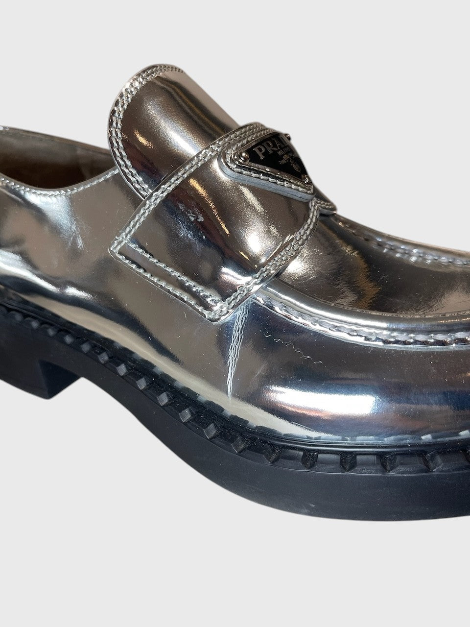 Derbies Prada argents T.35,5