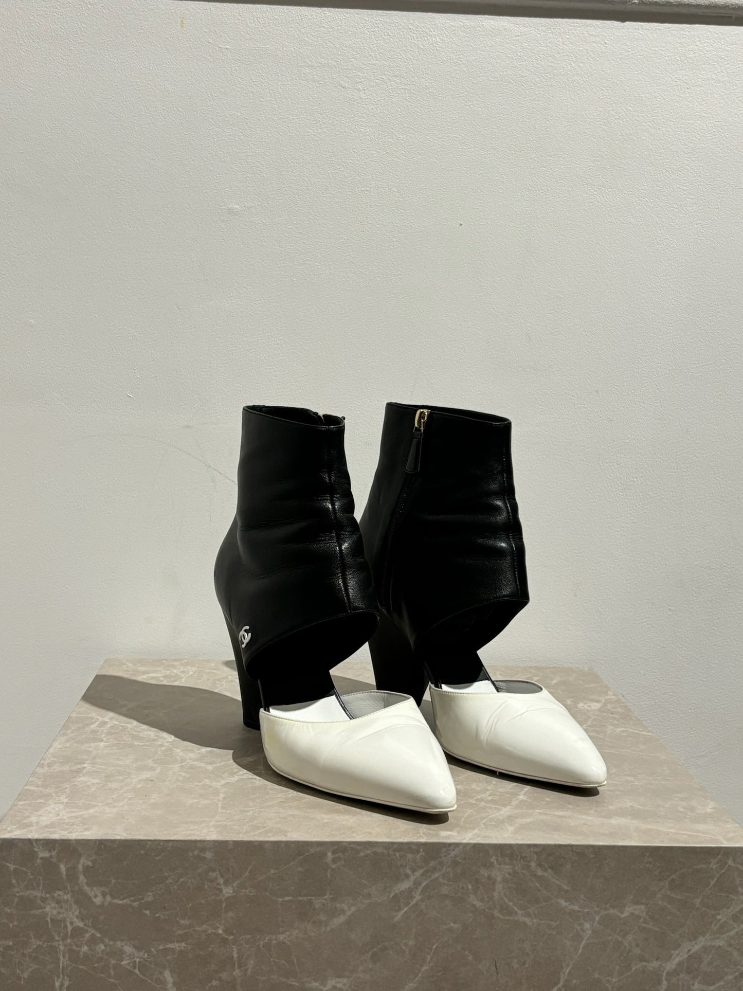 Bottines Chanel noir blanc T.41,5