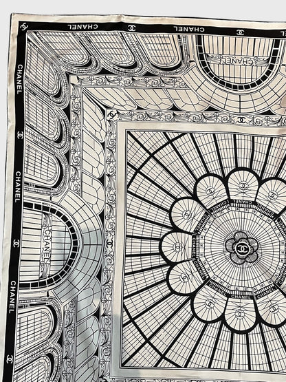 Foulard Chanel blanc et noir