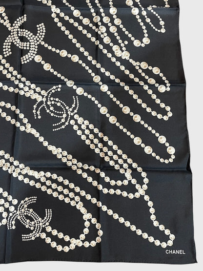 Foulard Chanel noir perles