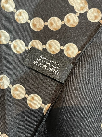 Foulard Chanel noir perles