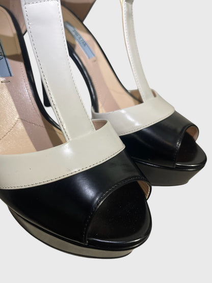 Sandales Prada noires T.37,5